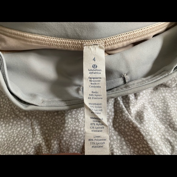 Lululemon speed up shorts (size 4) - Picture 3 of 9